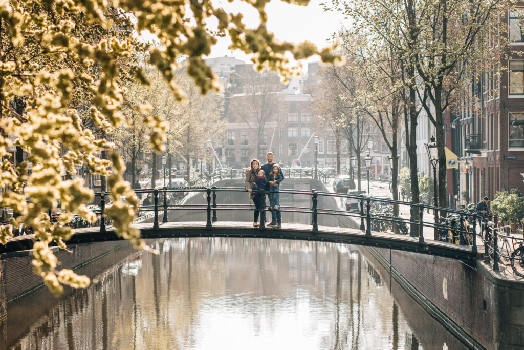 Before leaving The Netherlands, this family decided to get some photos done on the bridge they daily walked by. In the image you can see them in the middle of the melkmeisjebrug